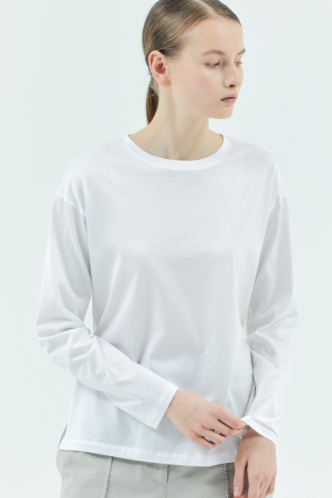 시그니처 루즈 &amp; 릴렉스 핏 긴소매 티셔츠 (WOMEN)